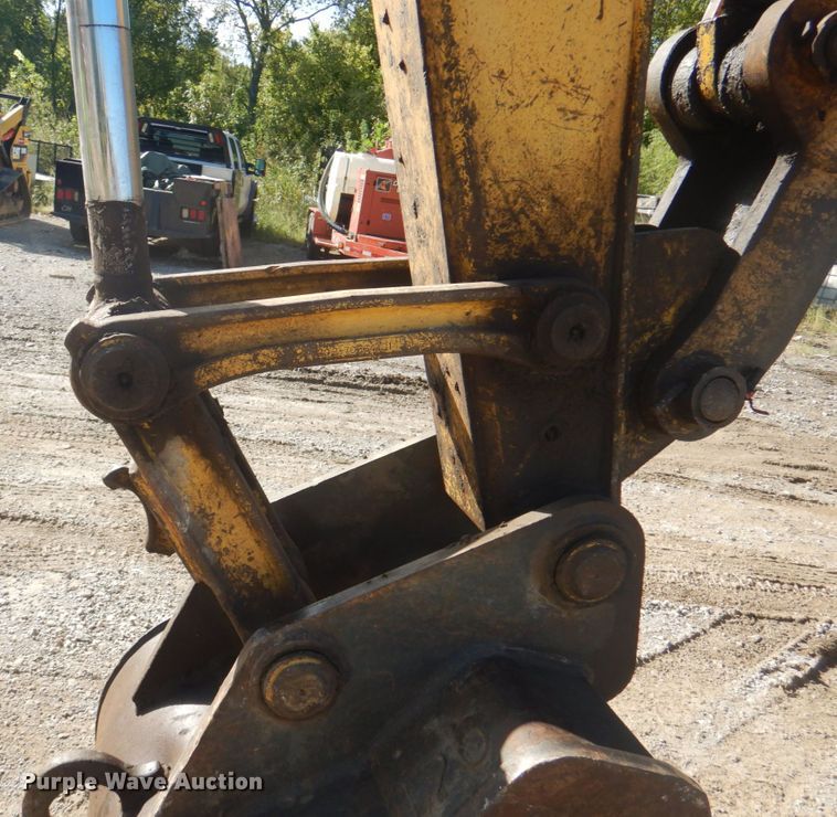 image for item KX9337 2000 Komatsu PC128US-2  excavator