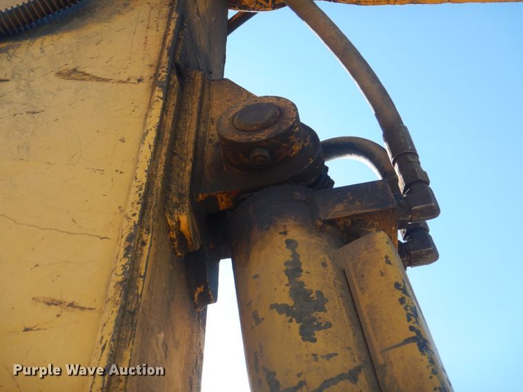 image for item KX9337 2000 Komatsu PC128US-2  excavator