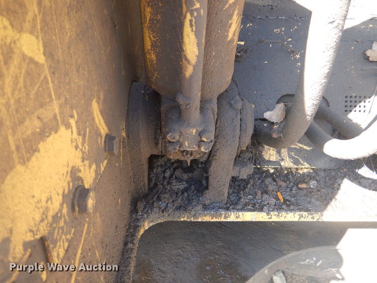 image for item KX9337 2000 Komatsu PC128US-2  excavator