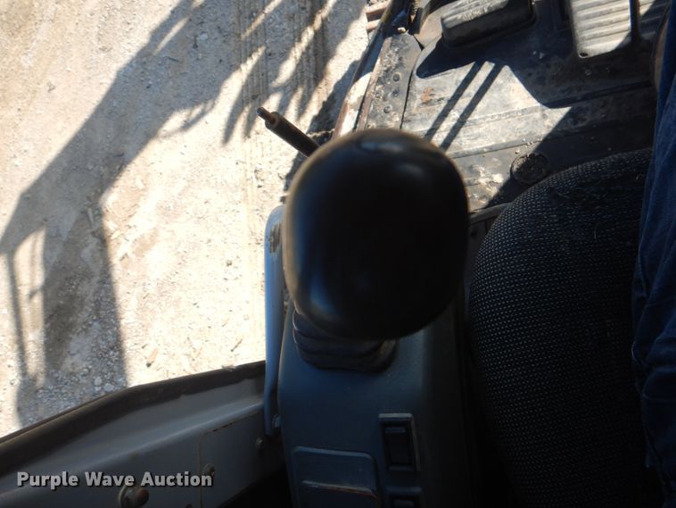 image for item KX9337 2000 Komatsu PC128US-2  excavator