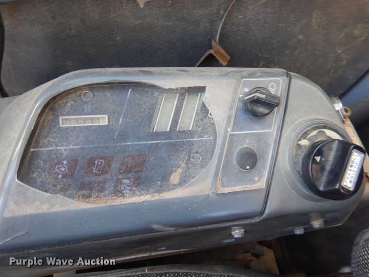 image for item KX9337 2000 Komatsu PC128US-2  excavator