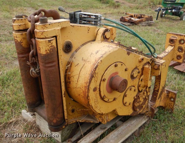 image for item KX9348 Hyster  winch