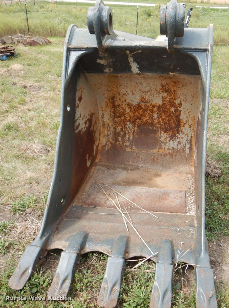 image for item KX9350 40"W excavator bucket