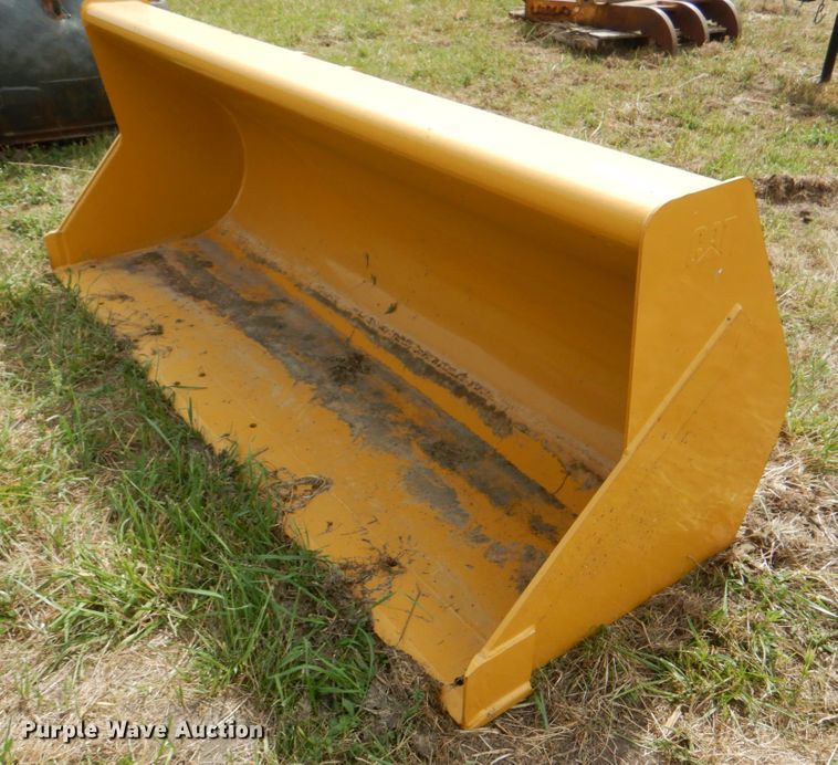 image for item KX9352 Caterpillar 88"W loader bucket