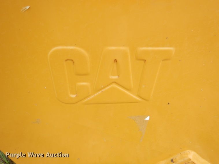 image for item KX9352 Caterpillar 88"W loader bucket