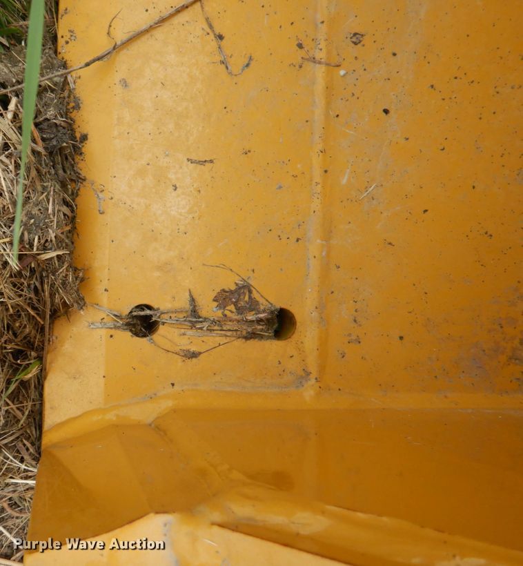 image for item KX9352 Caterpillar 88"W loader bucket