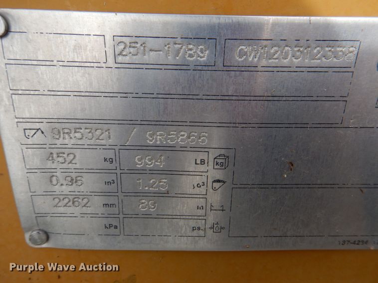 image for item KX9352 Caterpillar 88"W loader bucket