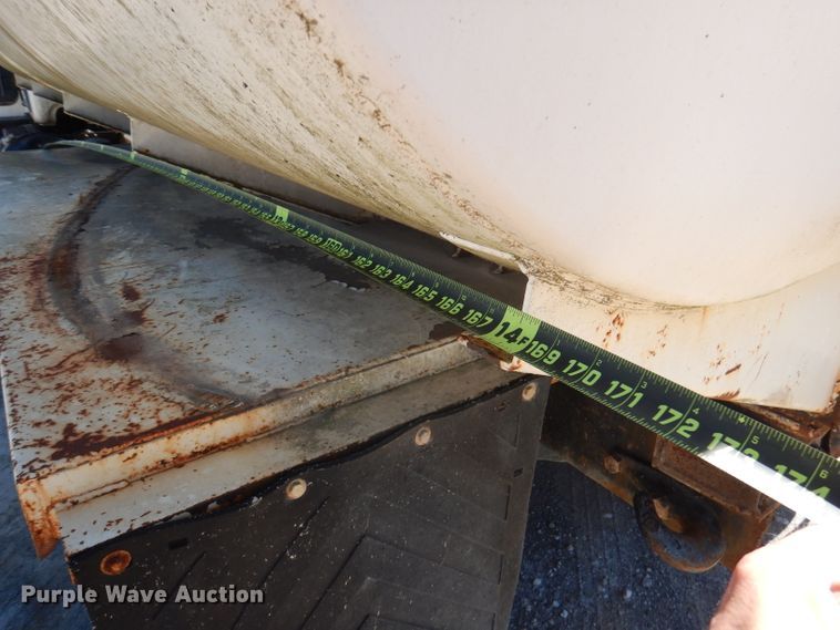 image for item DA5360 1993 Mack RD690S  water truck