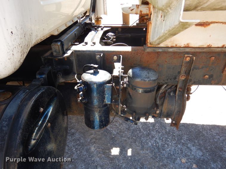 image for item DA5360 1993 Mack RD690S  water truck