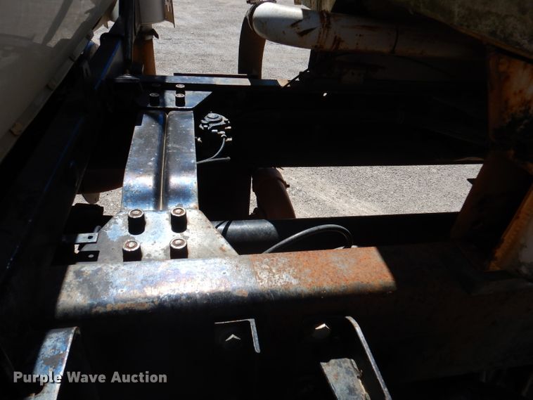 image for item DA5360 1993 Mack RD690S  water truck