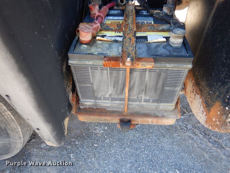 image for item DA5360 1993 Mack RD690S  water truck