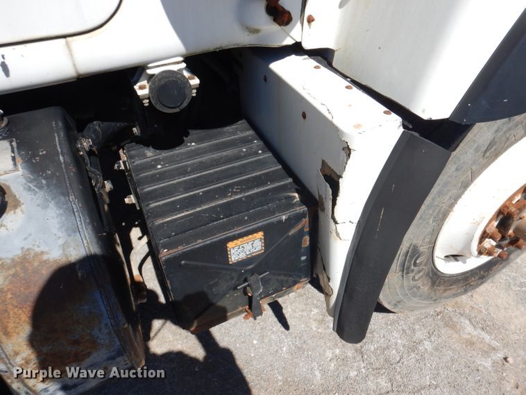 image for item DA5360 1993 Mack RD690S  water truck