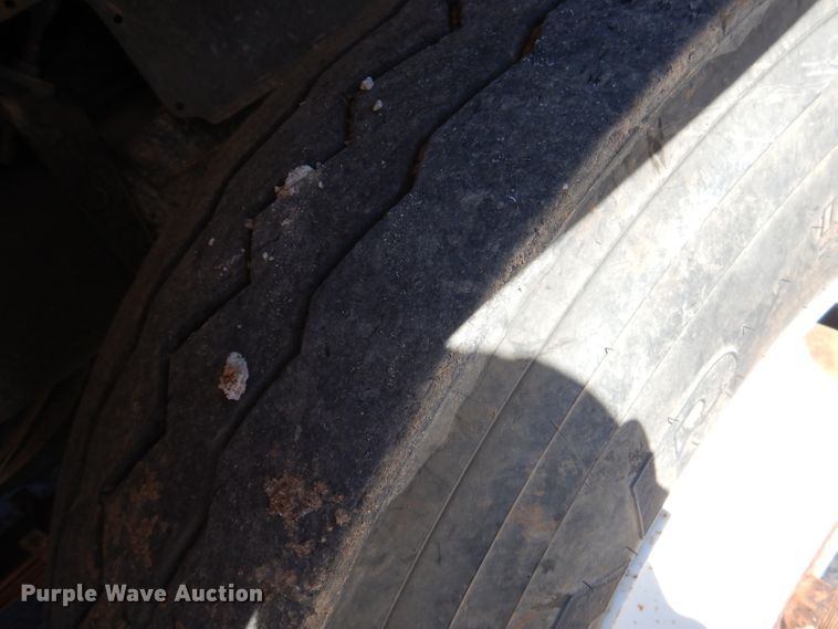 image for item DA5360 1993 Mack RD690S  water truck