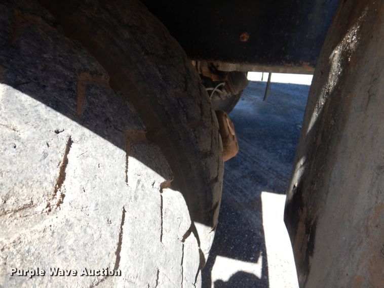 image for item DA5360 1993 Mack RD690S  water truck