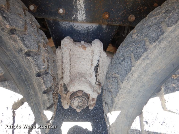 image for item DA5360 1993 Mack RD690S  water truck