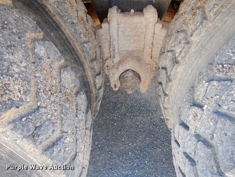 image for item DA5360 1993 Mack RD690S  water truck