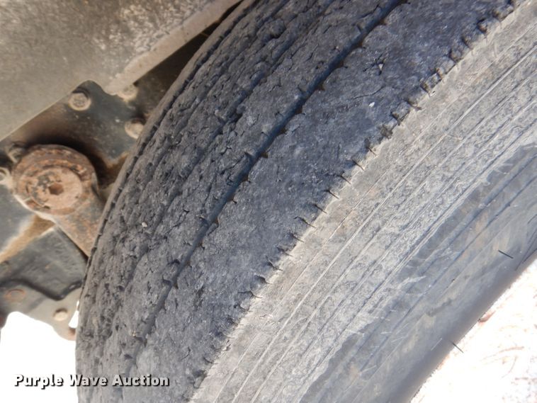 image for item DA5360 1993 Mack RD690S  water truck