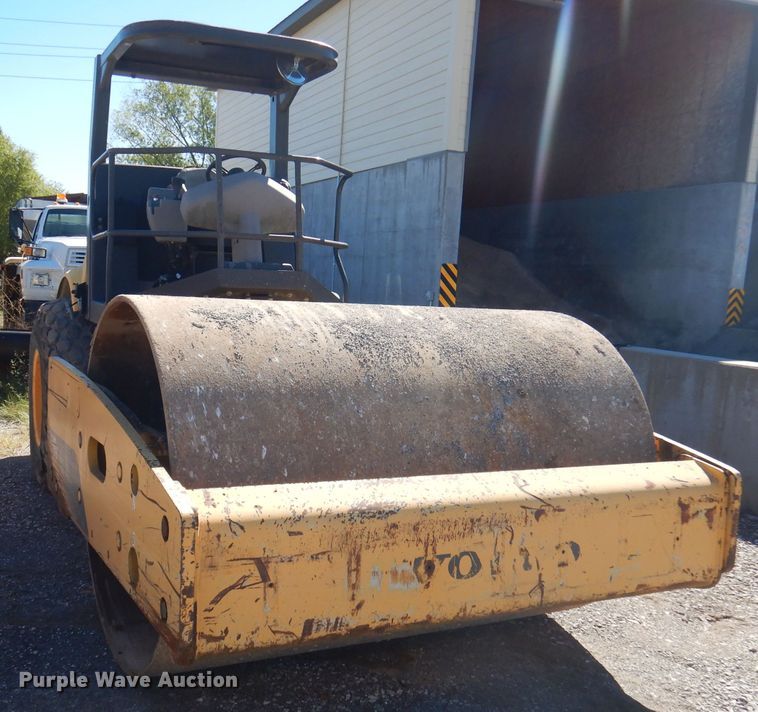 image for item DA5363 2008 Volvo SD100D  single drum roller