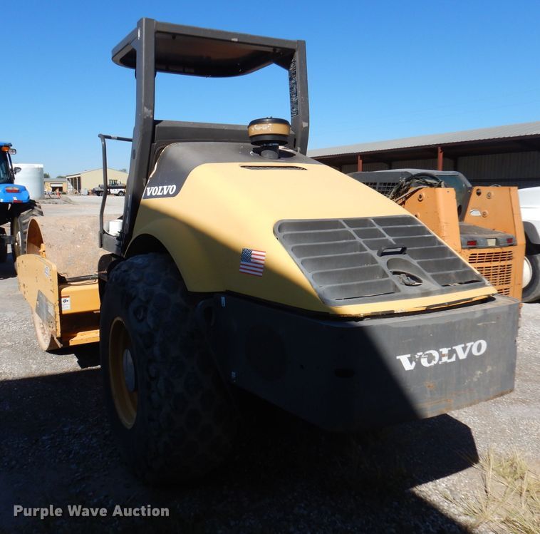 image for item DA5363 2008 Volvo SD100D  single drum roller