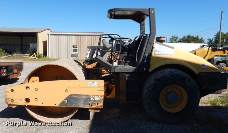 image for item DA5363 2008 Volvo SD100D  single drum roller