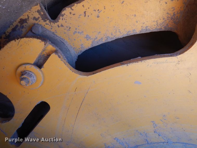 image for item DA5363 2008 Volvo SD100D  single drum roller