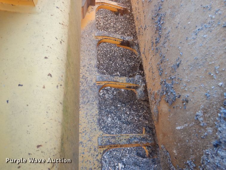 image for item DA5363 2008 Volvo SD100D  single drum roller