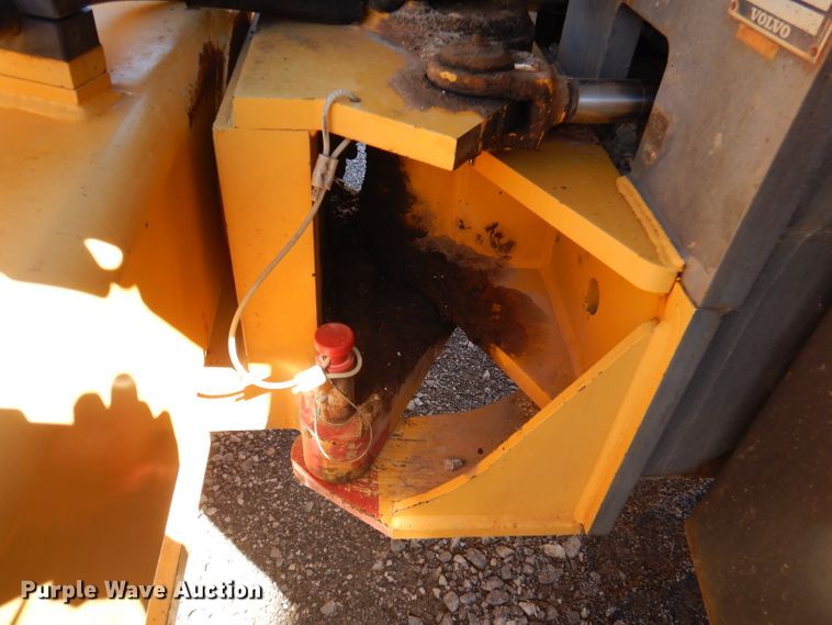 image for item DA5363 2008 Volvo SD100D  single drum roller