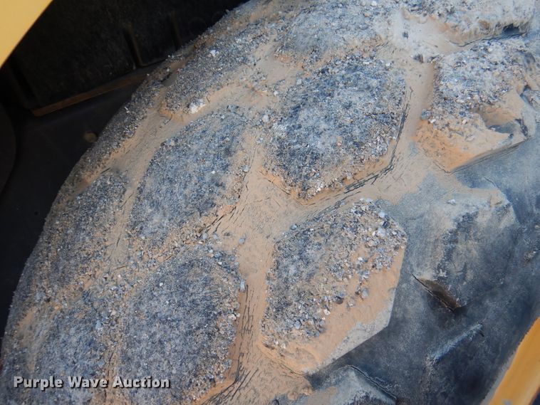 image for item DA5363 2008 Volvo SD100D  single drum roller