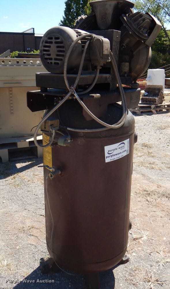 image for item DA5392 1986 Atlas Copco LE7  air compressor