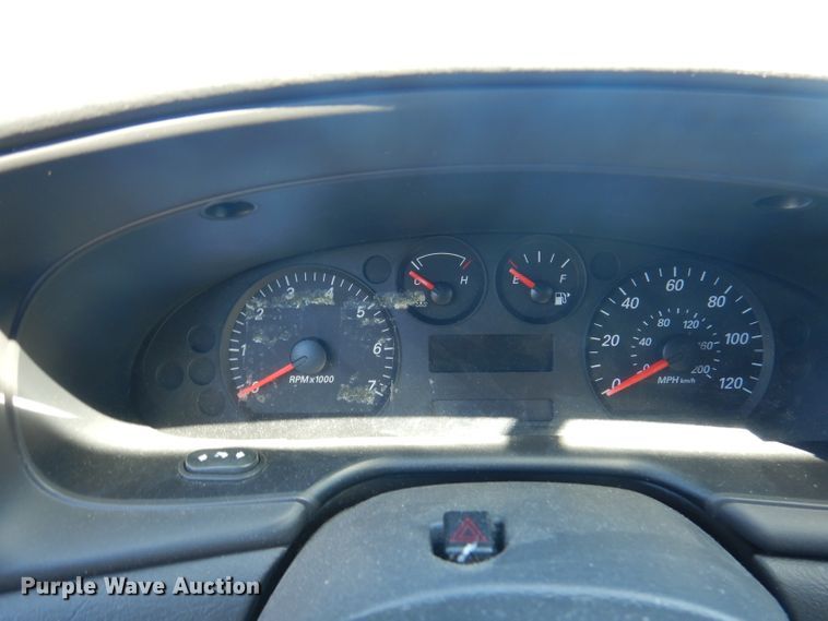 image for item DA5395 2004 Ford Taurus SES