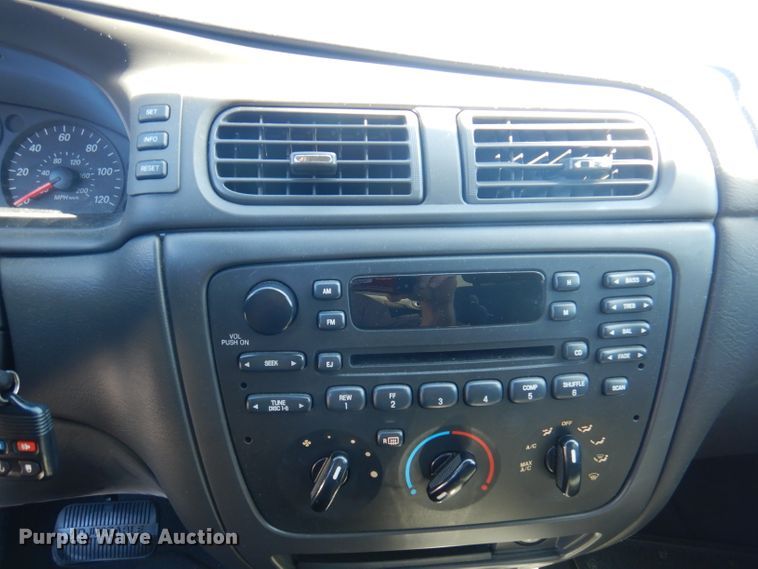 image for item DA5395 2004 Ford Taurus SES