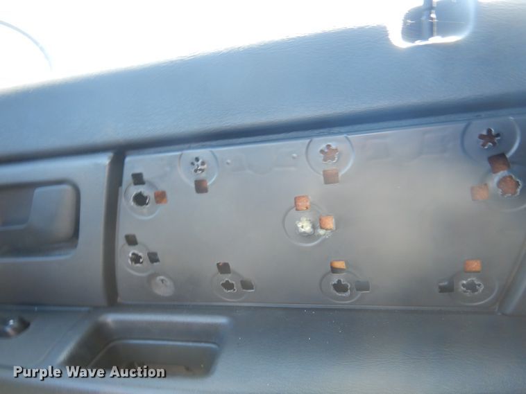 image for item DA5395 2004 Ford Taurus SES