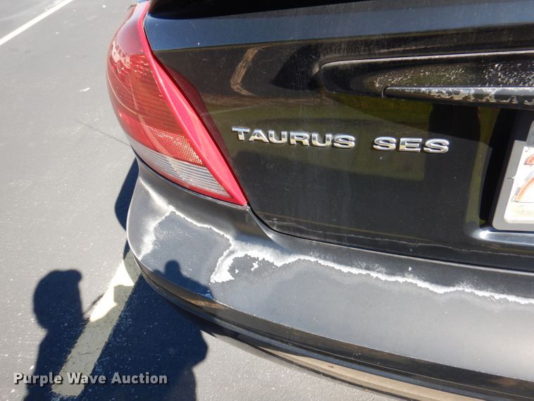 image for item DA5395 2004 Ford Taurus SES