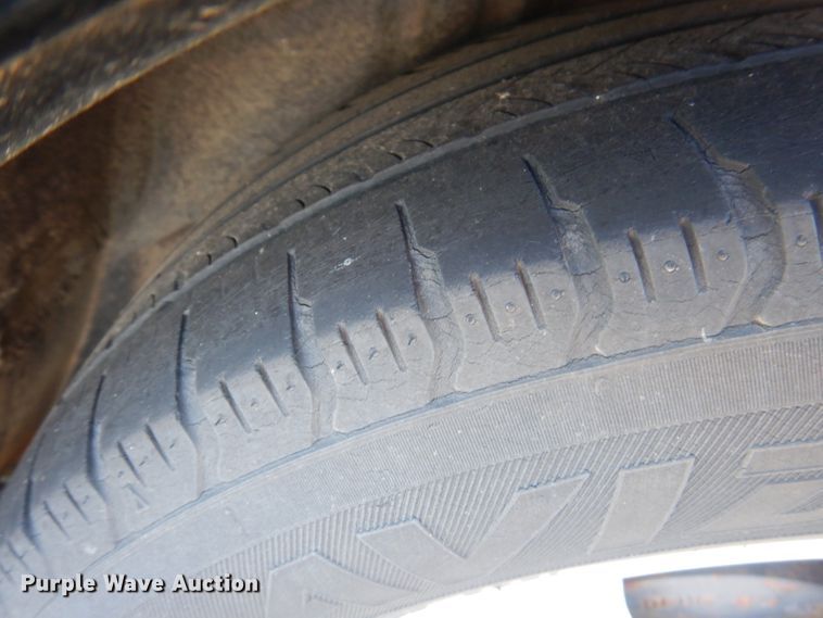 image for item DA5395 2004 Ford Taurus SES