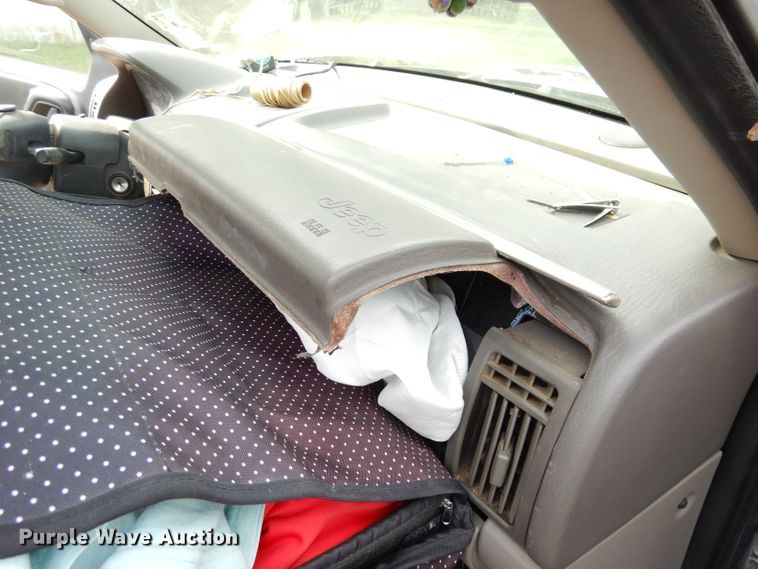 image for item DG0912 2004 Jeep Grand Cherokee  SUV