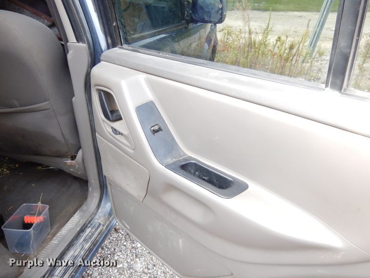 image for item DG0912 2004 Jeep Grand Cherokee  SUV