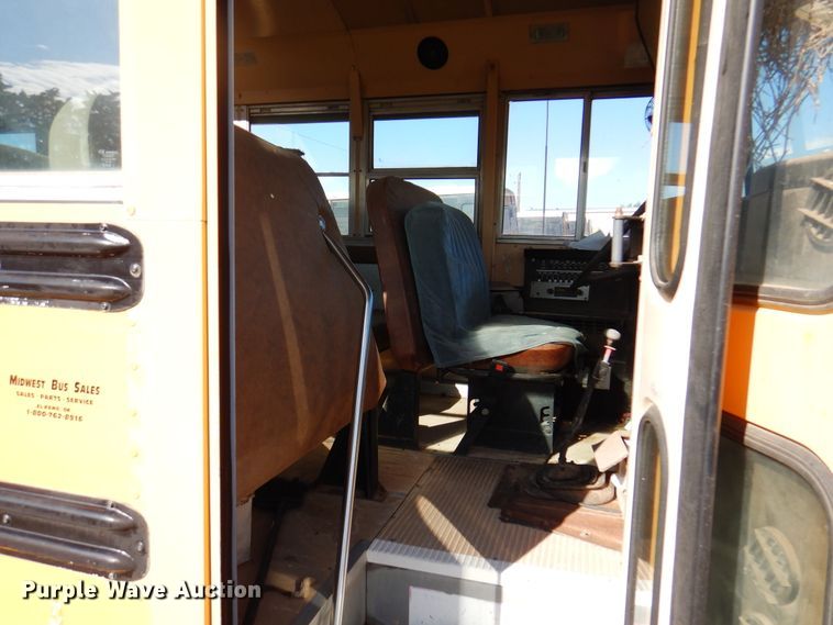 image for item DK8238 1990 Ford B700  school bus