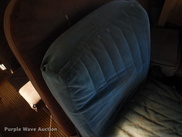 image for item DK8238 1990 Ford B700  school bus