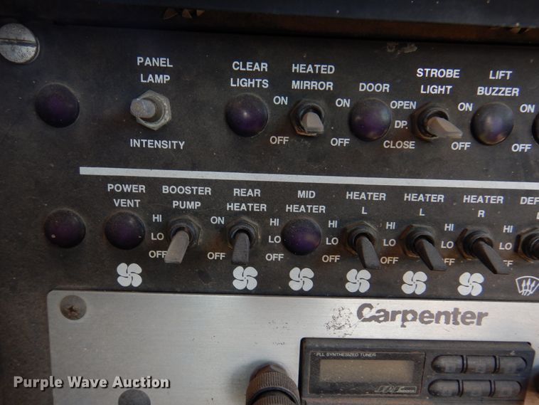 image for item DK8238 1990 Ford B700  school bus