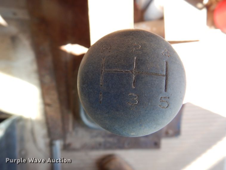 image for item DK8238 1990 Ford B700  school bus