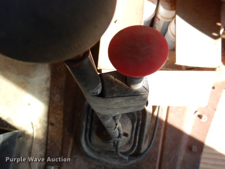 image for item DK8238 1990 Ford B700  school bus