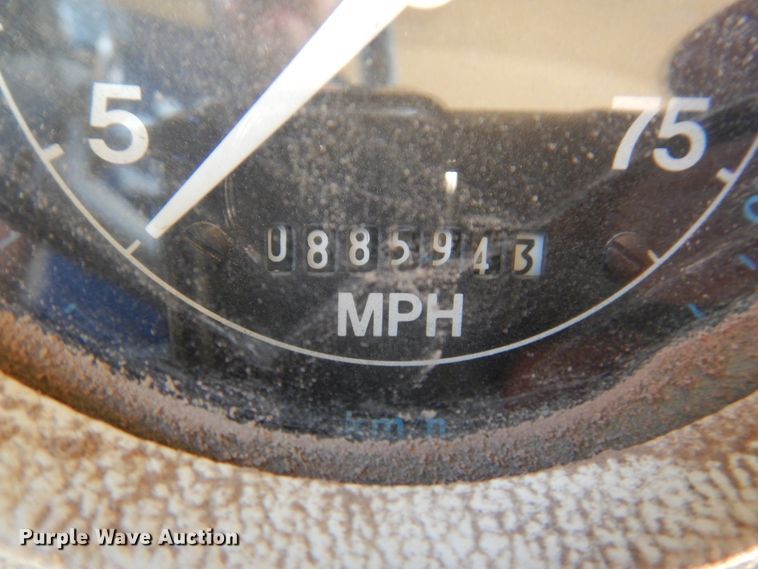 image for item DK8238 1990 Ford B700  school bus