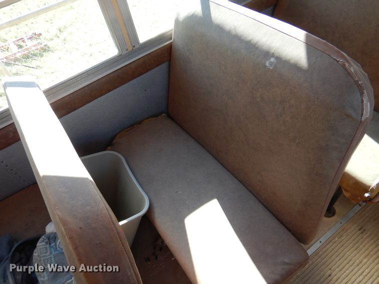 image for item DK8238 1990 Ford B700  school bus