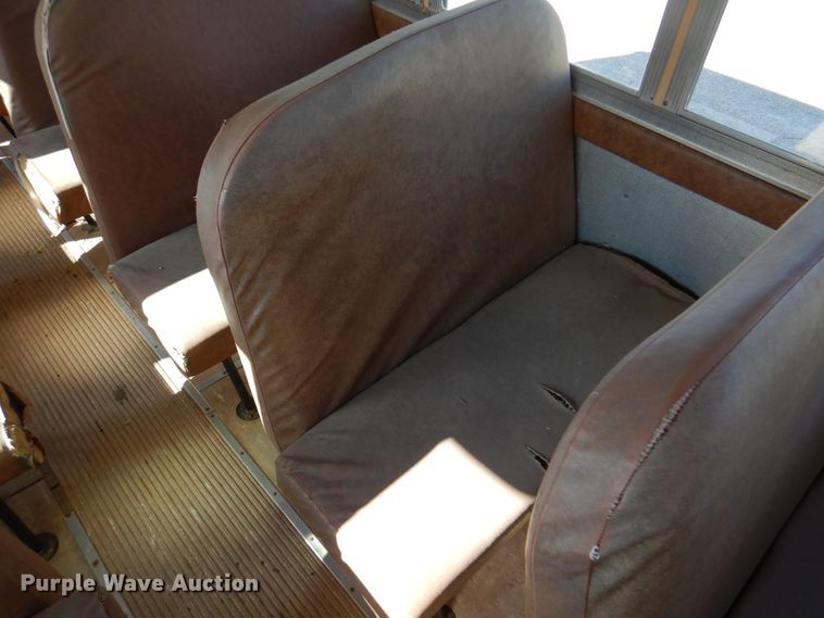 image for item DK8238 1990 Ford B700  school bus