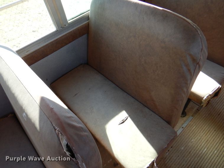 image for item DK8238 1990 Ford B700  school bus