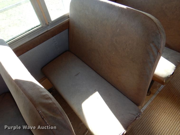 image for item DK8238 1990 Ford B700  school bus