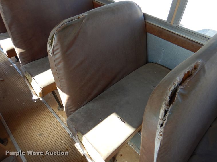 image for item DK8238 1990 Ford B700  school bus