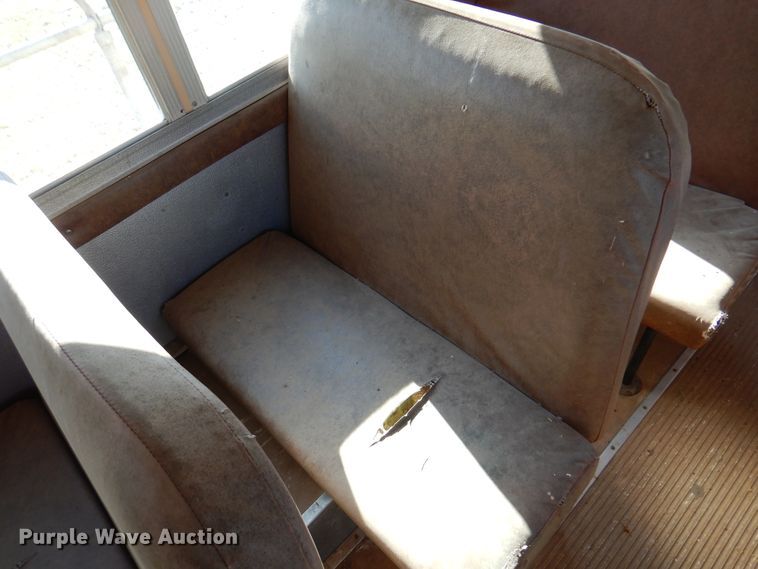 image for item DK8238 1990 Ford B700  school bus