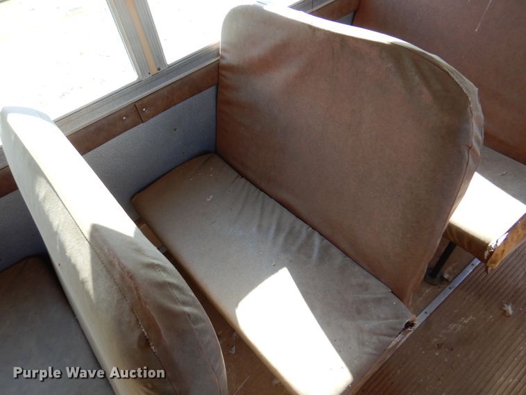 image for item DK8238 1990 Ford B700  school bus