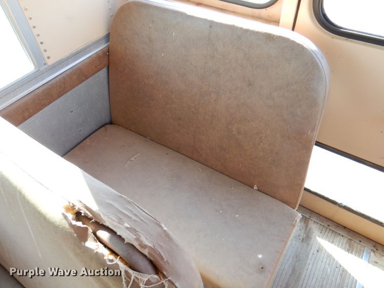 image for item DK8238 1990 Ford B700  school bus